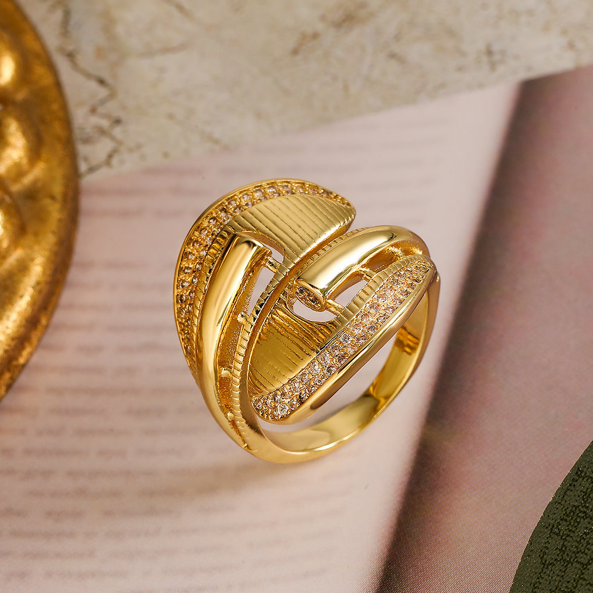 Simple Personality Copper Plating 18K Gold Open End Zircon Ring For Women Stylish Accessory With Subtle Zircon