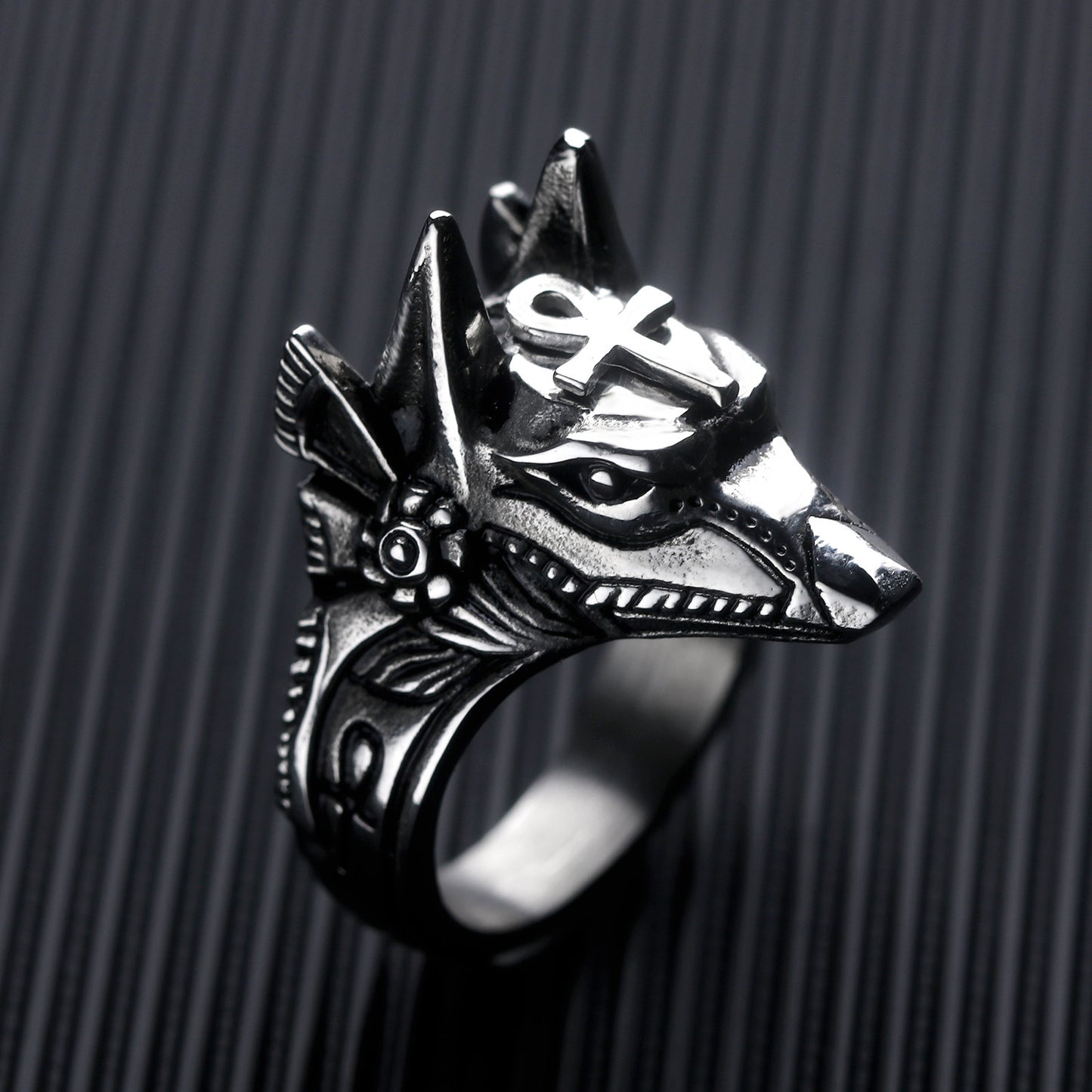Mens Titanium Steel Ring Vintage Anubis Jackal Head Zircon Inlaid Durable Jewelry Electroplated Gold Tone Gold