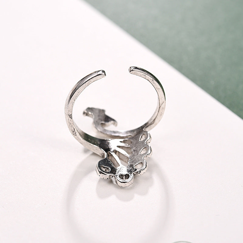 Exaggerated Design Ring In Retro Ethnic Style Unisex Alloy With Animal Zodiac European Fusion Flair Glow Shine