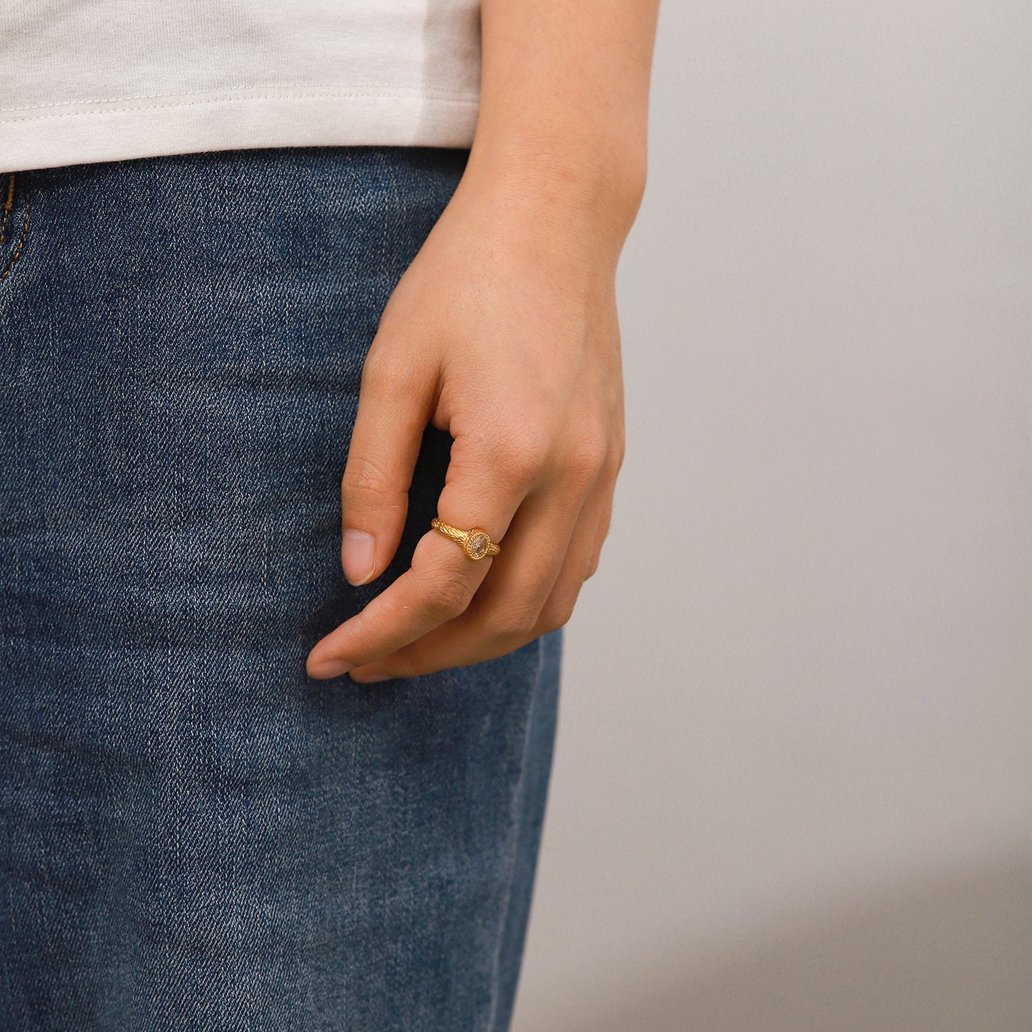 Women's Vintage Oval Zircon Hammer Ring in Stainless Steel Gift for Birthday Europe and America Gift for Women