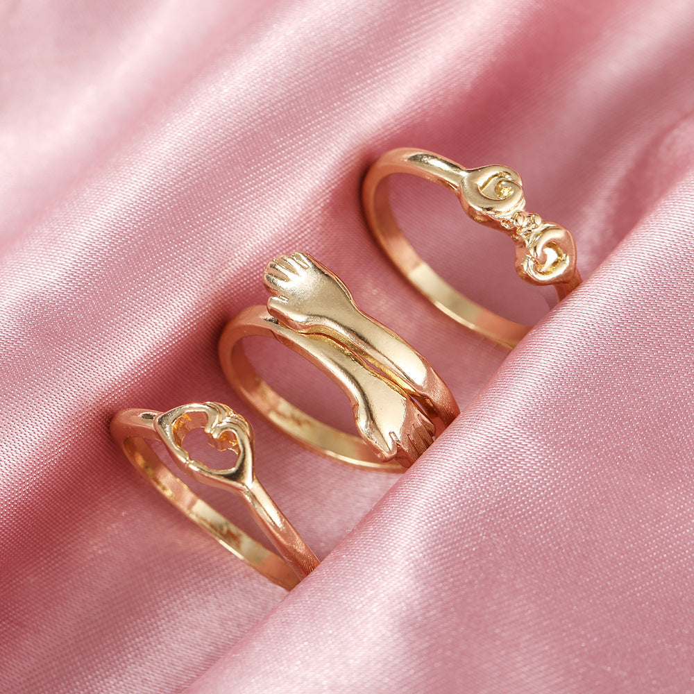 Gold Plated Hug Rings Set Three Piece Alloy Heart Shaped Cartoon Character Jewelry For Women Fashion Accessories