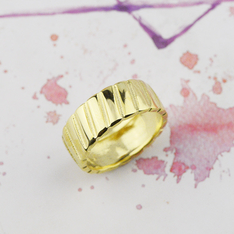 Popular Titanium Steel Electroplated 18k Gold Pattern Ring Must Have Fashion Women Beautiful Appearance Circle Plain