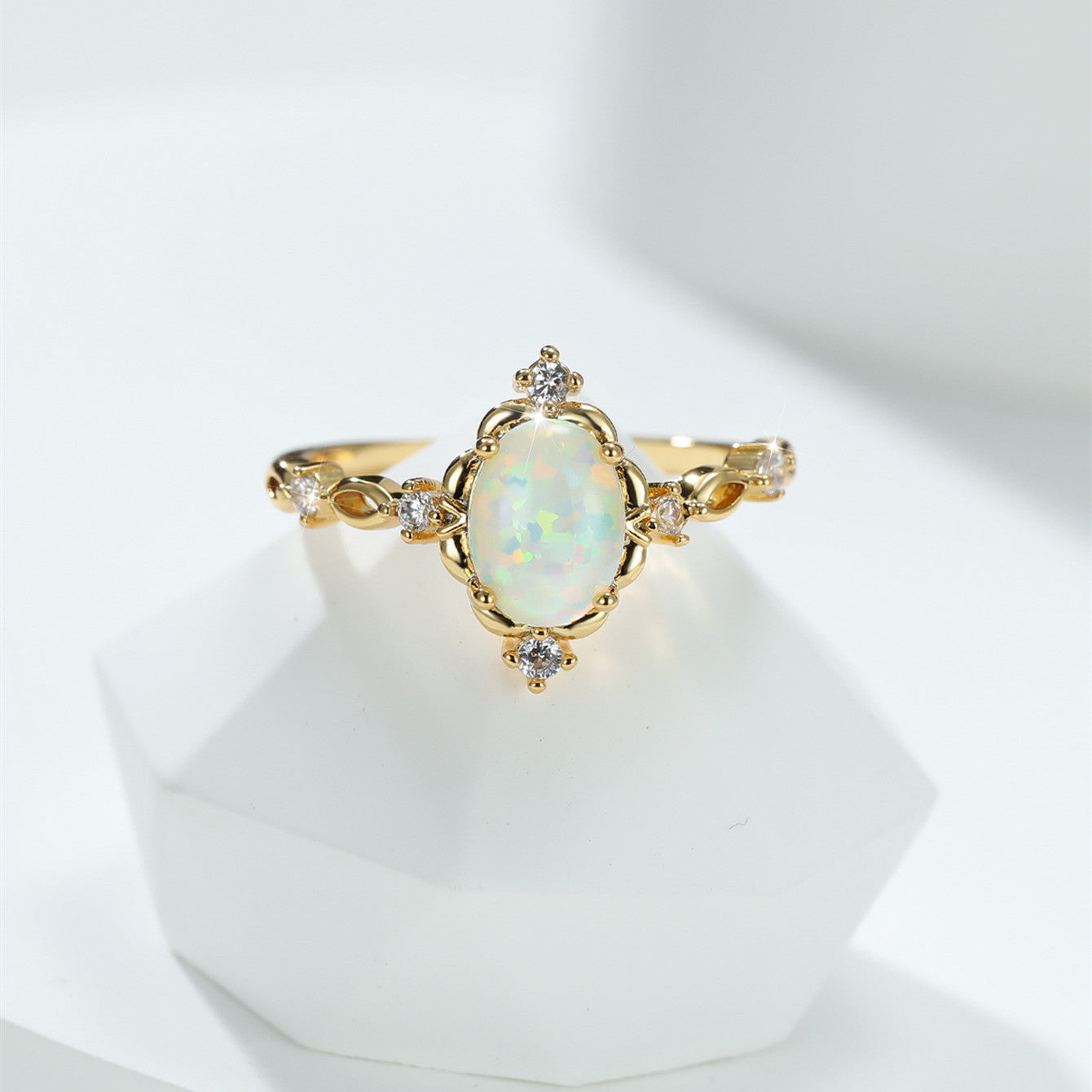 Womens Fashion Micro Rhinestone Four Corner Oval Ring Gold White Electroplated Copper Size 6 7 8 9 10 Elegance