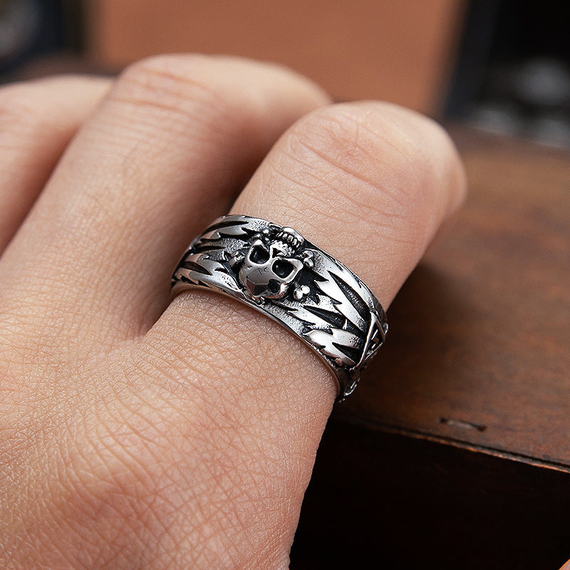 Men's Stainless Steel Skull Ring Vintage Couple Ring Old Domineering Cross Design Biker Ring Gothic Ring for Men and Women Fashion Jewelry