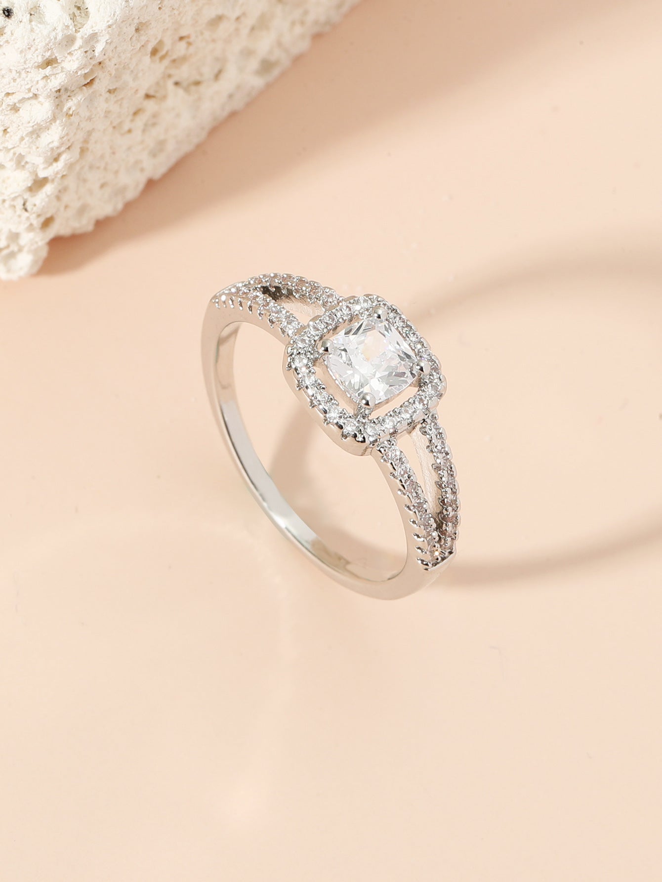 Womens Geometric Ring With Rhinestones Copper Plated White Crystal Ring European American Fashion Jewelry Ring