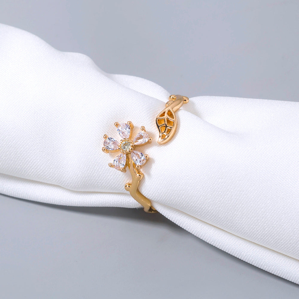 Womens Adjustable Four Leaf Clover Ring Zircon Open Design Electroplated Copper Ring Lucky Jewelry Gift For Her