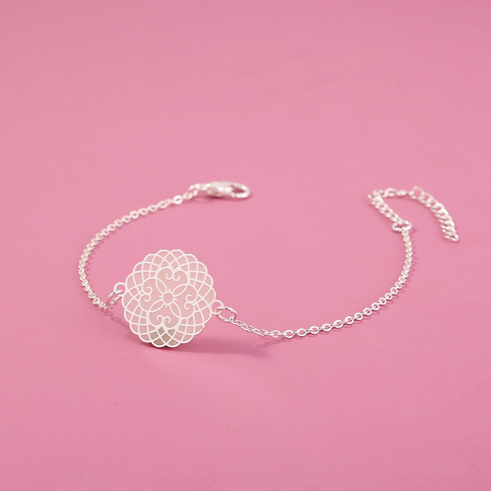 Womens Electroplated Copper Necklace Luminous Dripping Oil Round Flower Pendant Design 20cm Chain Fashion 20cm