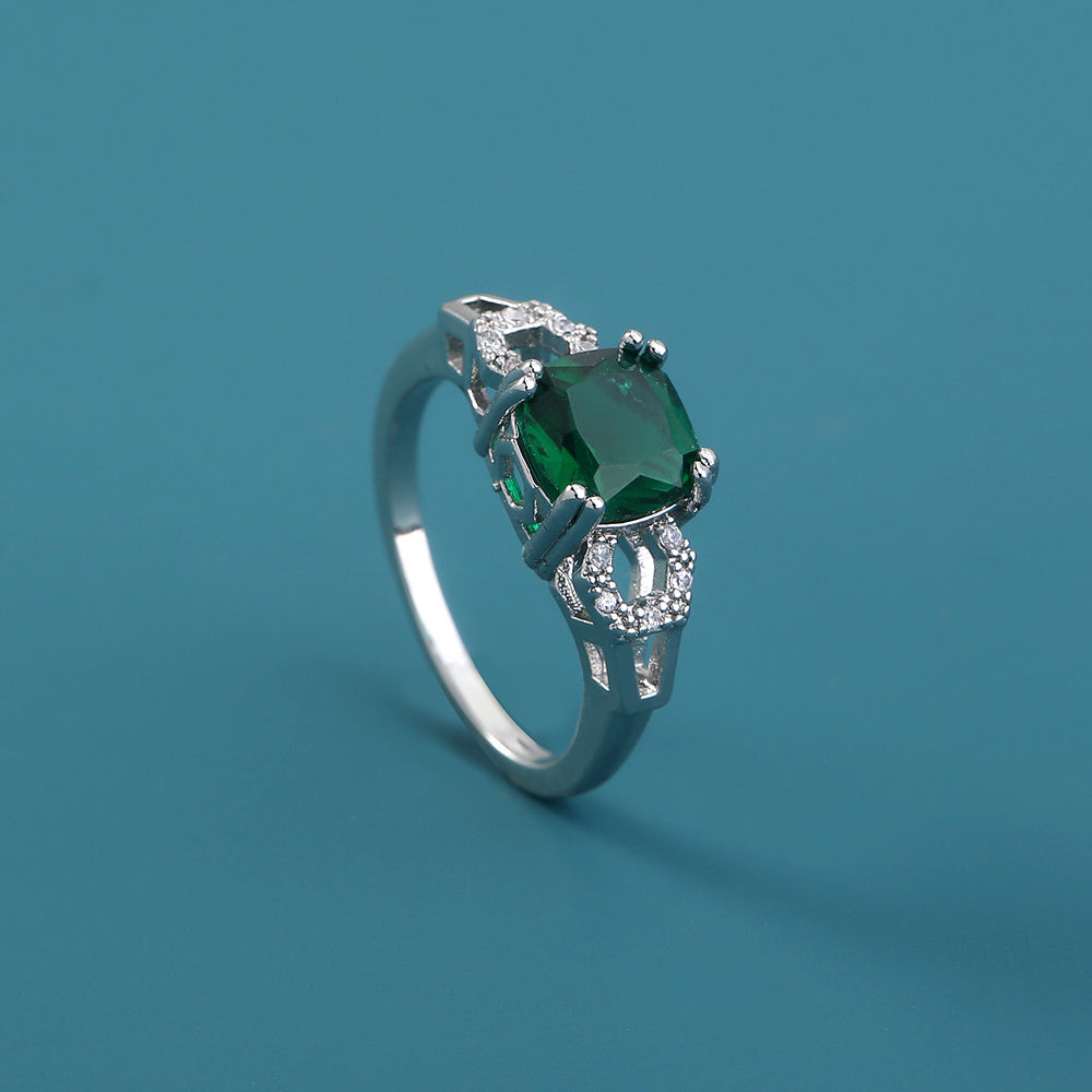 Womens Emerald Green Zircon Copper Ring Micro Inlaid Design Simple Fresh Fashion European American Jewel Style