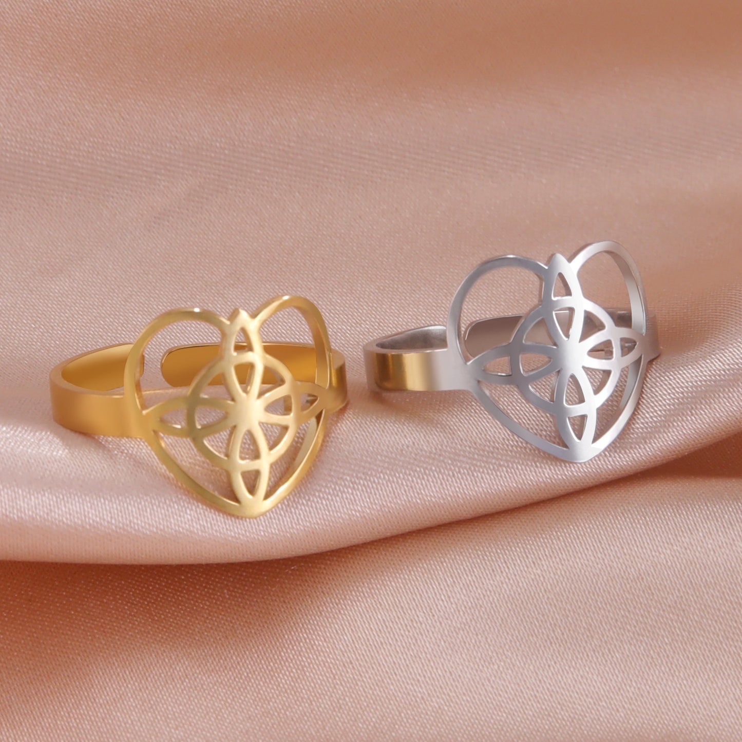 Unisex Stainless Steel Heart Ring Electroplated Titanium Hollow Love Design European American Fashion Accessory