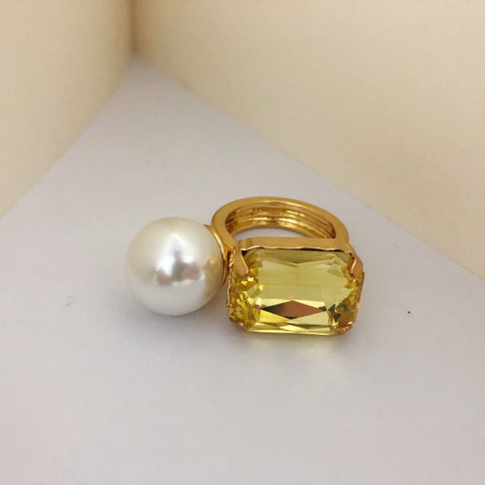 Retro European And American Yellow Sapphire Ring Exaggerated Style For Women Size 7 Golden Tone Blue Sapphire Accent