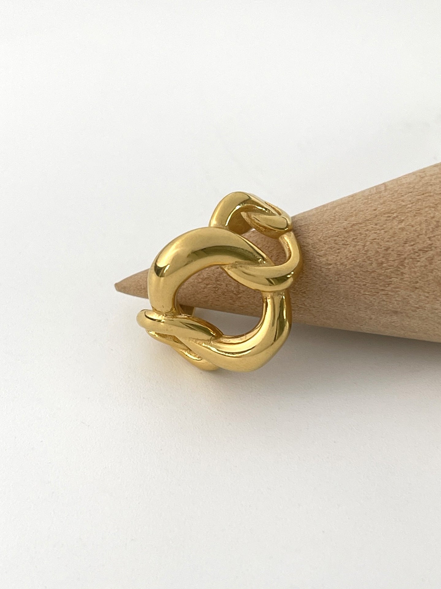 Titanium Steel Thick Chain Hollow Retro Gold Ring Electroplated Women Circle Design Size 6 7 8 Fashion Jewelry