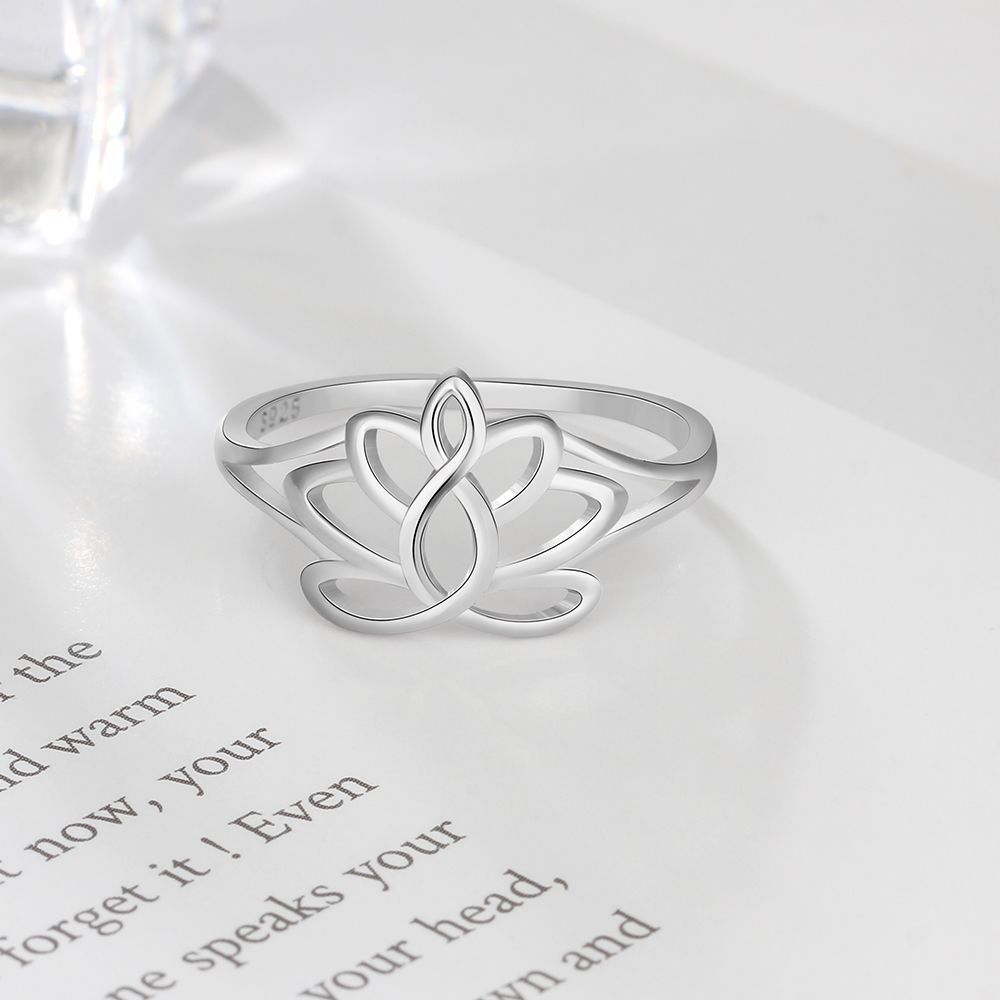 Unisex Geometric Silver Ring Glossy Electroplated Band Jewelry For Women And Men Elegant Design For Daily Wear