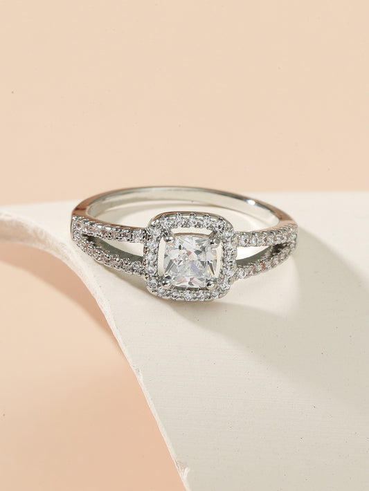 Womens Geometric Ring With Rhinestones Copper Plated White Crystal Ring European American Fashion Jewelry Ring