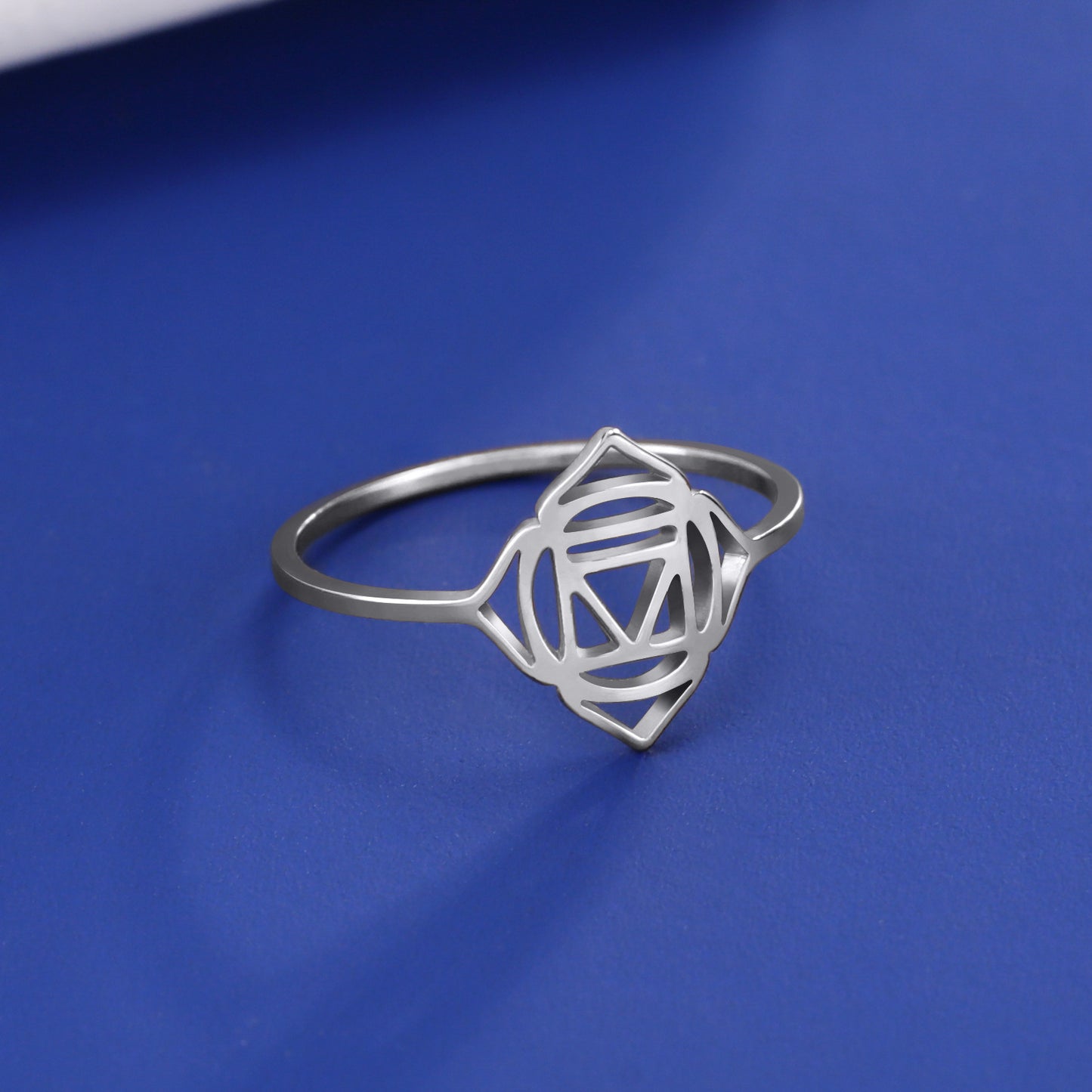 Unisex Titanium Ring Datura Flower Design Plated Chakra Symbol Jewelry Steel Ring 6 7 8 9 10 11 Elegant Design