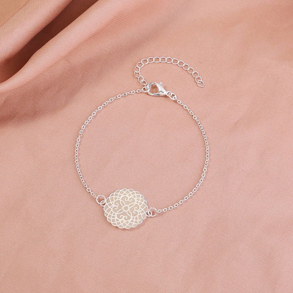 Womens Electroplated Copper Necklace Luminous Dripping Oil Round Flower Pendant Design 20cm Chain Fashion 20cm