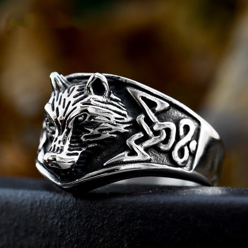 Men Retro Wolf Head Ring Titanium Steel Durable Polished Finish Gold Tone Bold Fashion Jewelry Statement Accessory