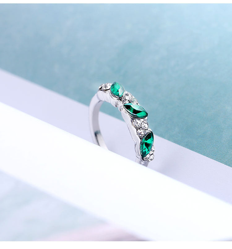 Womens Alloy Ring Rhombus Decoration Emerald Accent Sparkling Diamonds Vintage Inspired Jewelry Everyday Style