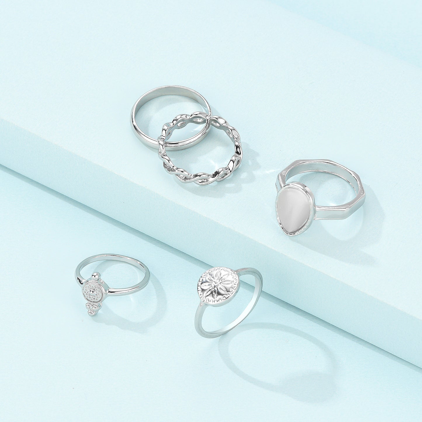 Crystal Knuckle Ring Set for Women Electroplated Alloy Fashionable Rings Silver Inlaid Design Jewelry Ring for