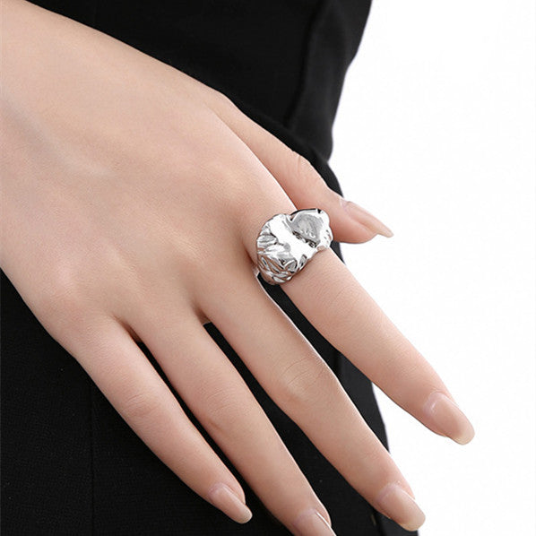 Women's Fashion Ring Electroplated Silver Alloy Ring for Her Pleated Band Ring Elegant Jewelry Gift for Women and Girls Daily Wear Fashionable Accessory