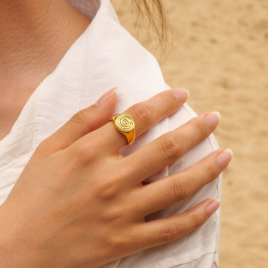 Women's Fashion Ring Retro Hammered Design Titanium Steel Ring for Women Temperament Ring Elegant Geometric Ring Jewelry Gift for Her