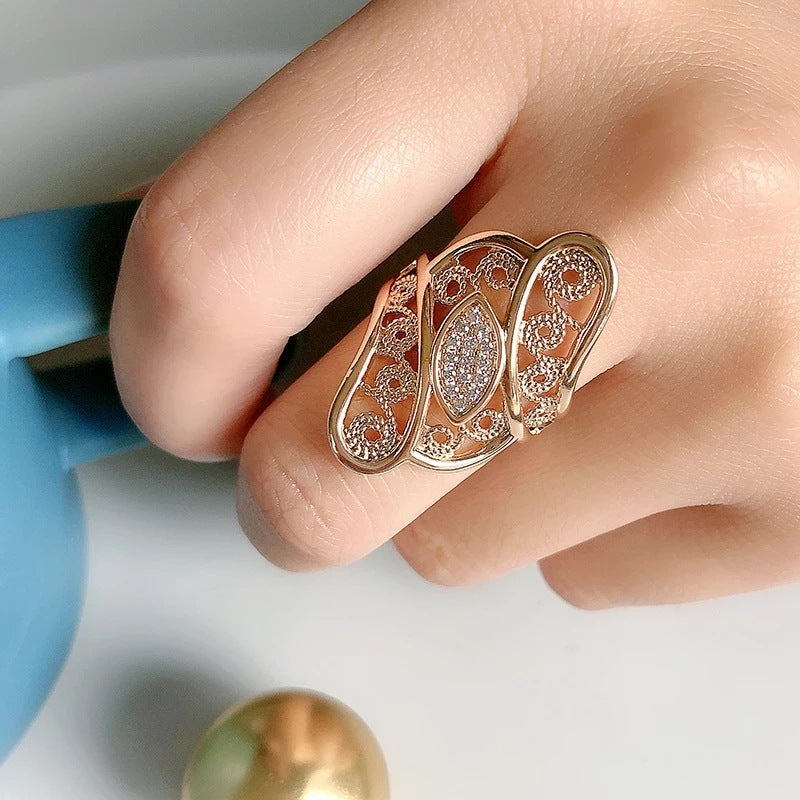 Gold Plated Copper Ring With Rhinestone Flower Design Elegant Womens Jewelry Gift For Her Durable Accessory Fashion