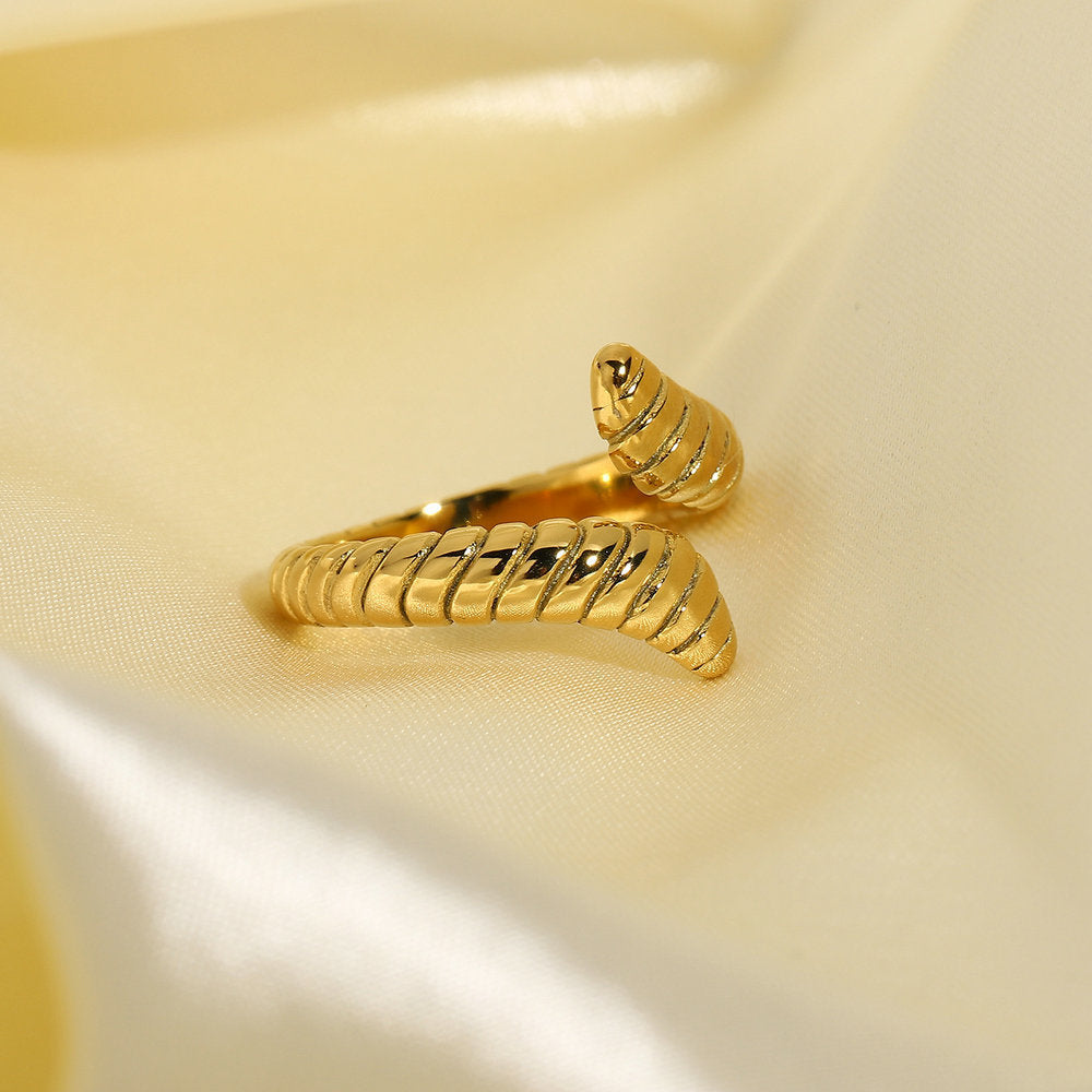 Stainless Steel Snake Ring Gold Plated Horn Pattern