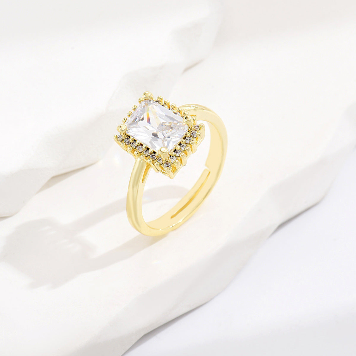 Women Adjustable Grass Green Heart Shaped Copper Ring Electroplated Fashion Jewelry For Daily Wear Accessory Gift