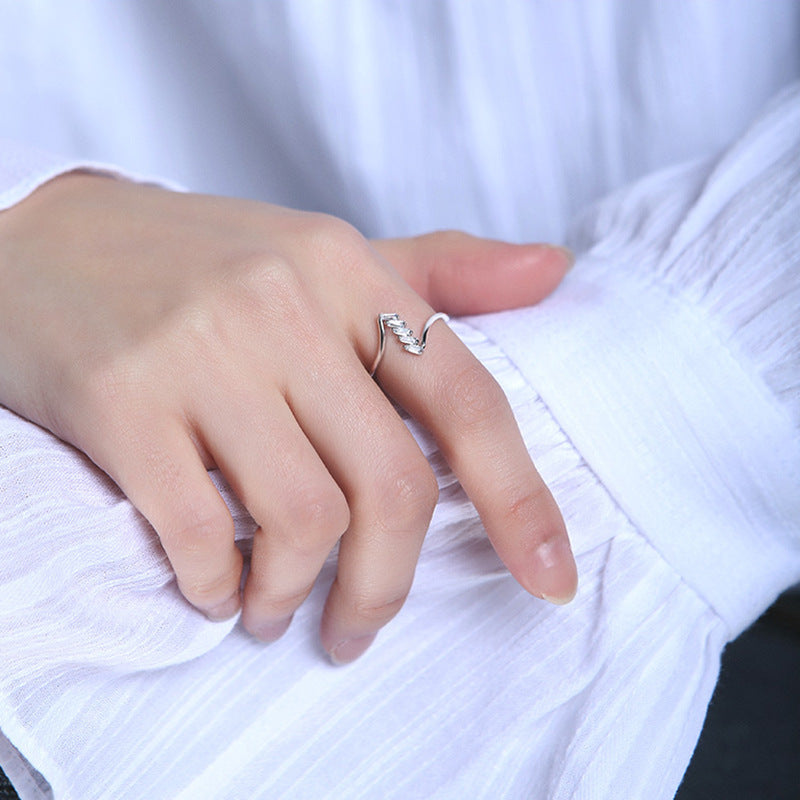 Womens Adjustable Gold Plated Ring With Artificial Gemstones And Semi Precious Stones Elegant Bow Design Accent