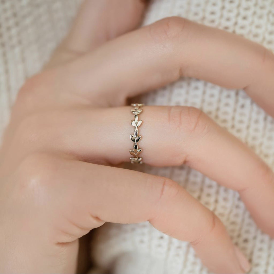 Gold Plated Alloy Ring Set Three Piece Floral Inlay Gemstone Jewelry For Women And Girls Elegant Floral Gemstone Finish