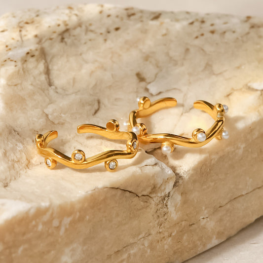 Women's Titanium Steel Ring With 18K Gold Plating Irregular Inlaid White Pearls Open Ends French Retro Jewelry