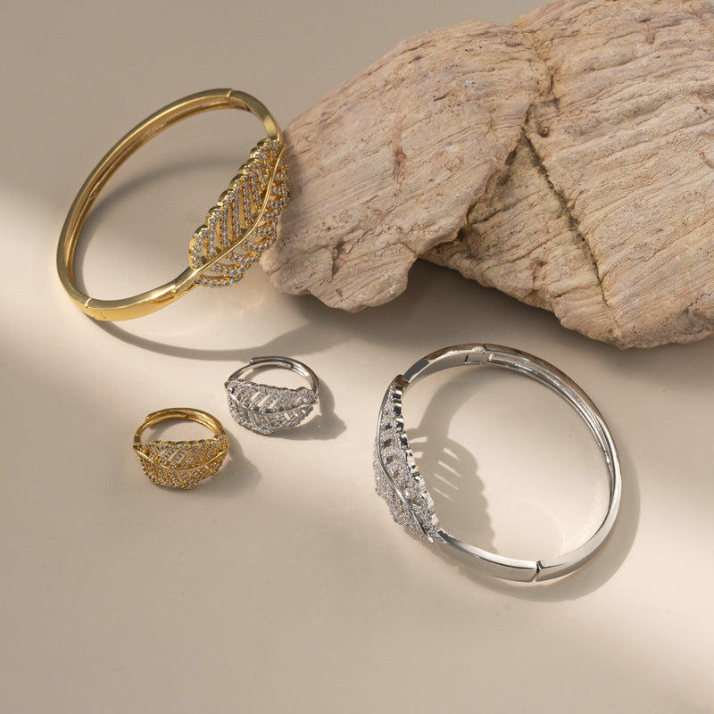 Hollow Leaves Zircon Ring for Women 18K Gold Plated