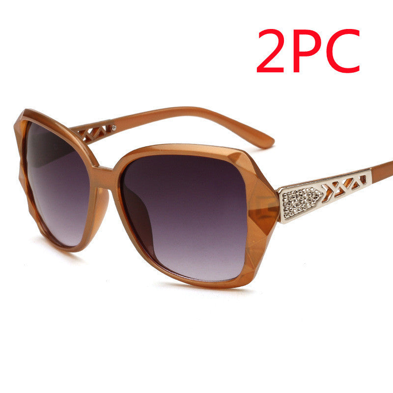 Womens Retro Sunglasses UV Protection Resin Lens PC Metal Frame Large Frame Design For Fashion Sun Glasses Now