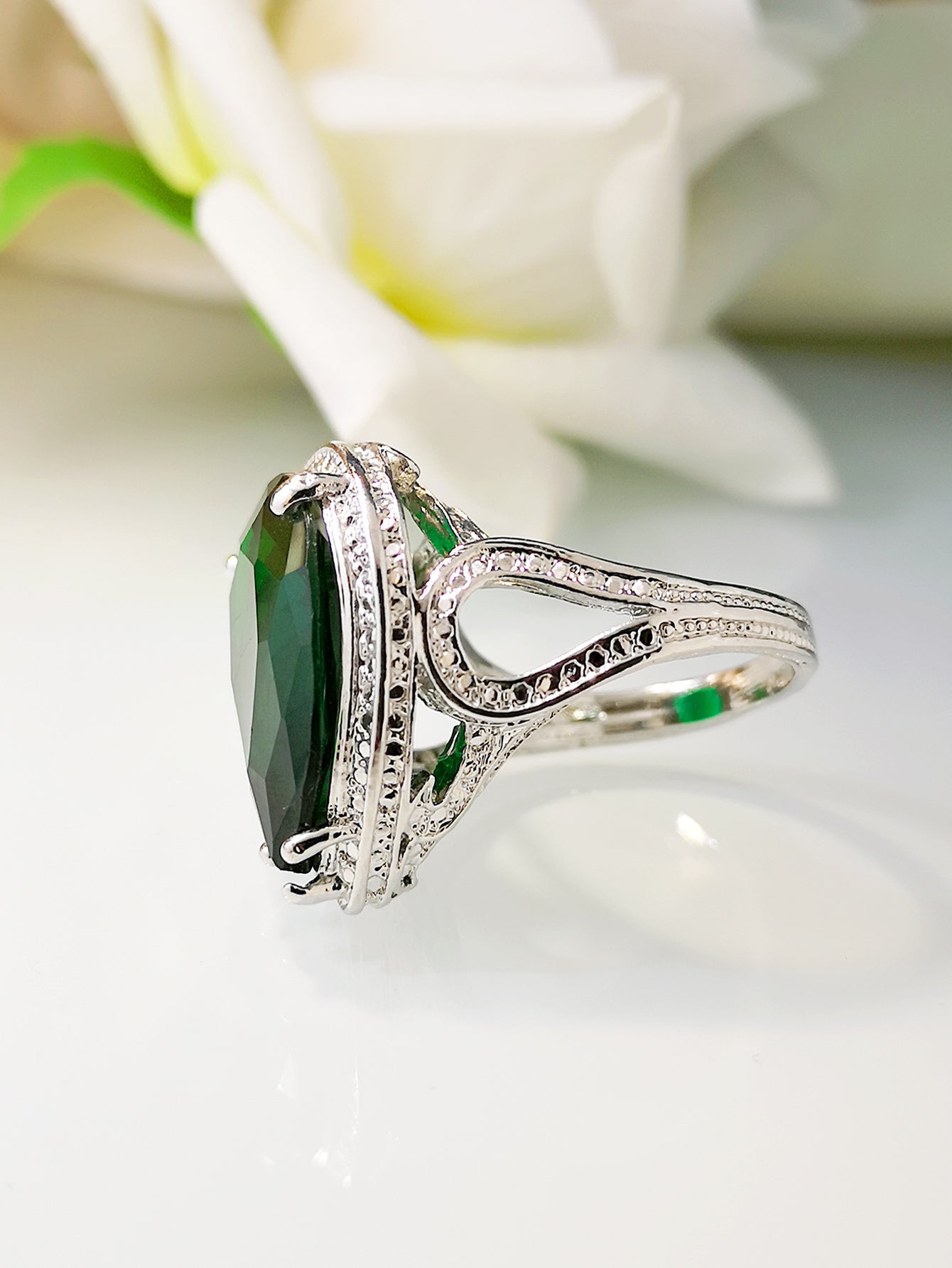 Geometric Alloy Ring With Glass Accent Electroplated Metal Jewelry For Women Fashion Statement Accessory Style