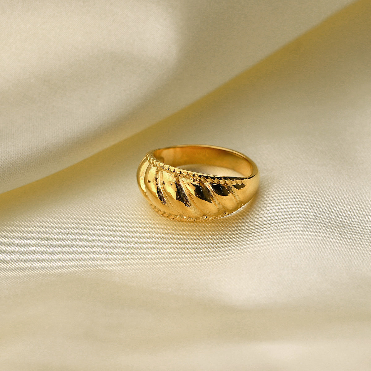 Womens Stainless Steel Ring Fashion Jewelry Threaded Edging Croissant Ring Metal Band 18K Stainless Steel Timeless