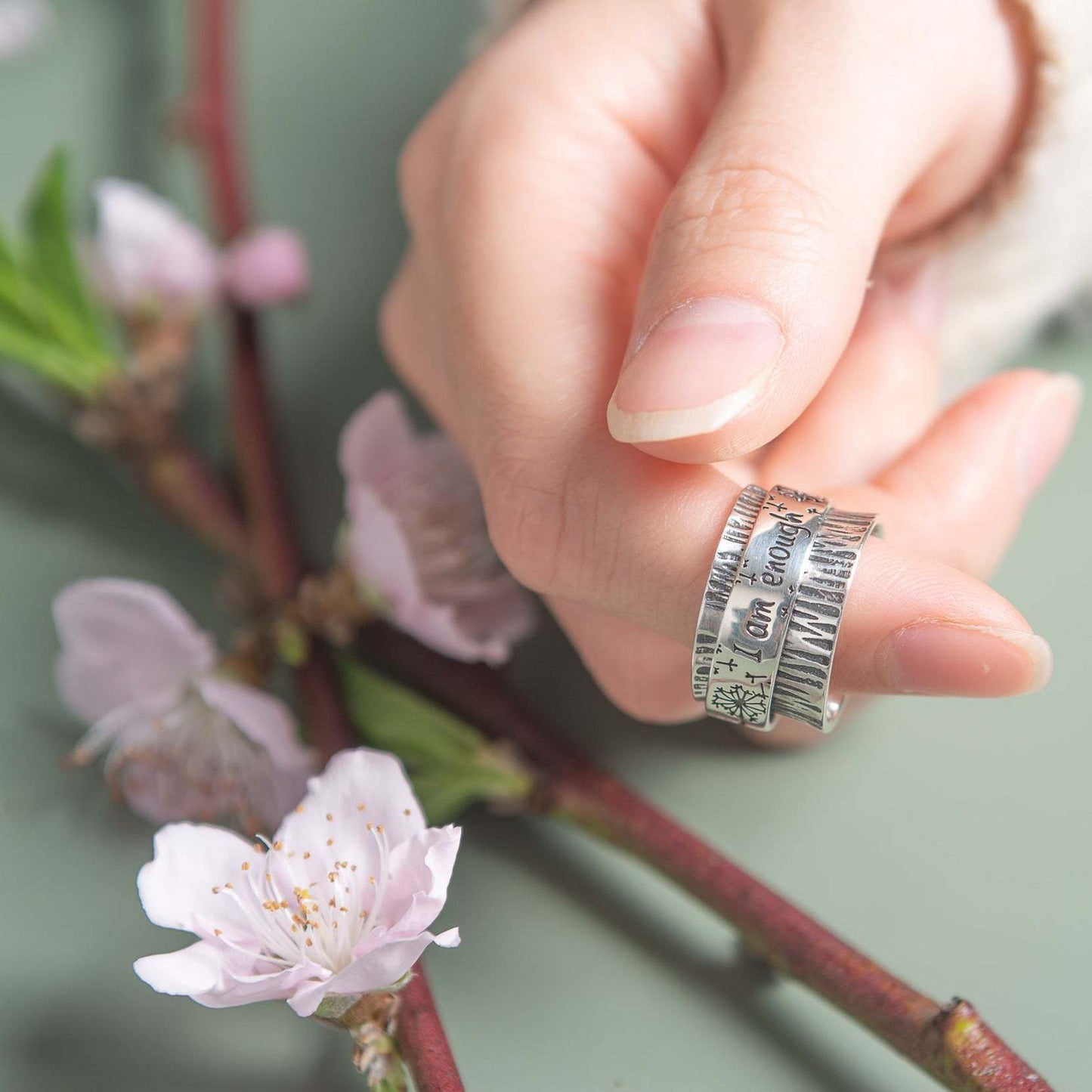Womens Bohemian Flower Ring Alloy Metal Floral Geometric Dandelion Rotating Retro Jewelry Silver Finish Design