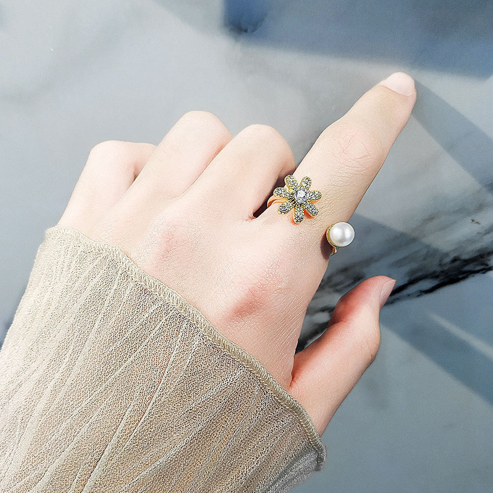 Womens Adjustable Rings With Zircon Pearl Flower Copper Electroplated Yellow Golds Gems And Adjustable Opening