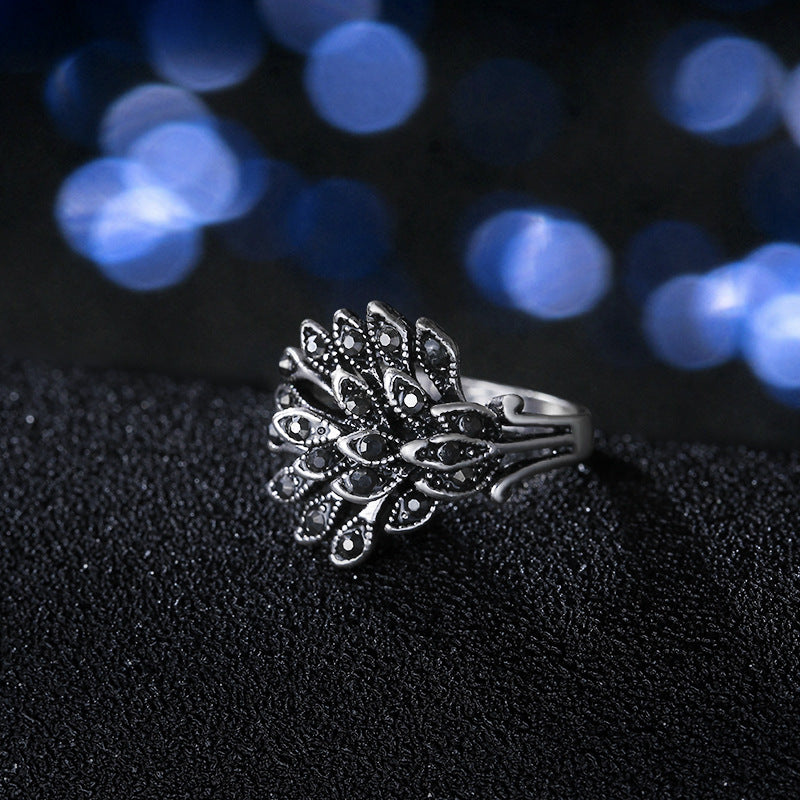 Womens Vintage Leafage Ring Antique Silver Electroplated With Black Gemstones European Retro Design Alloy Ring
