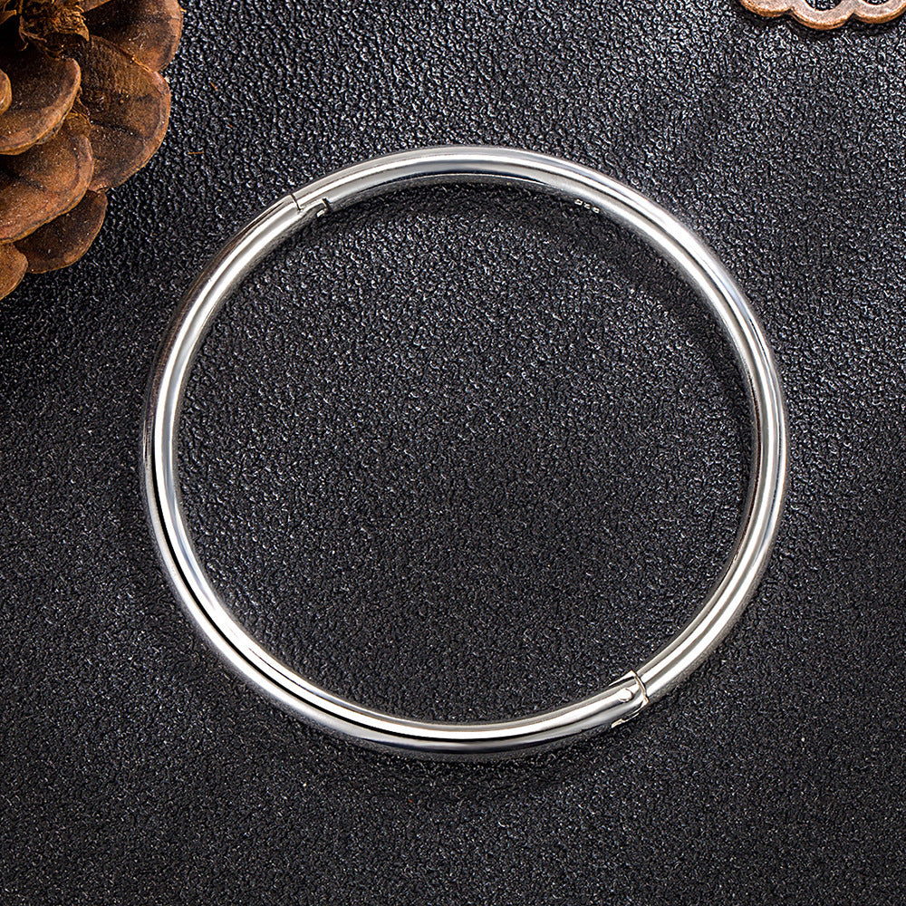 Womens Bracelet Glossy Buckle Design Electroplated Silver White Finish Copper Jewelry Elegant Fashion Bracelet