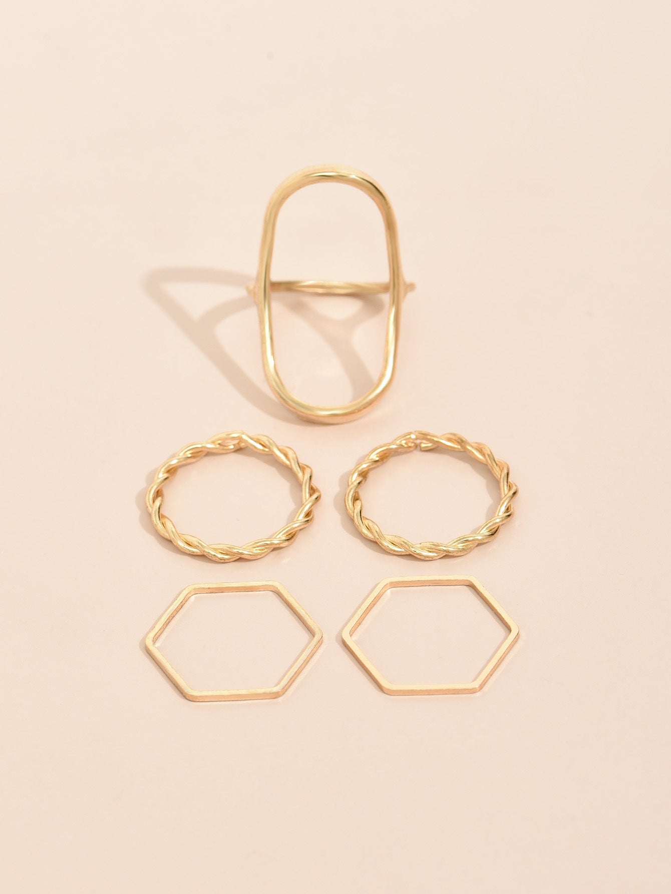 Fashionable Alloy Golden Ring For Women Party Accessory