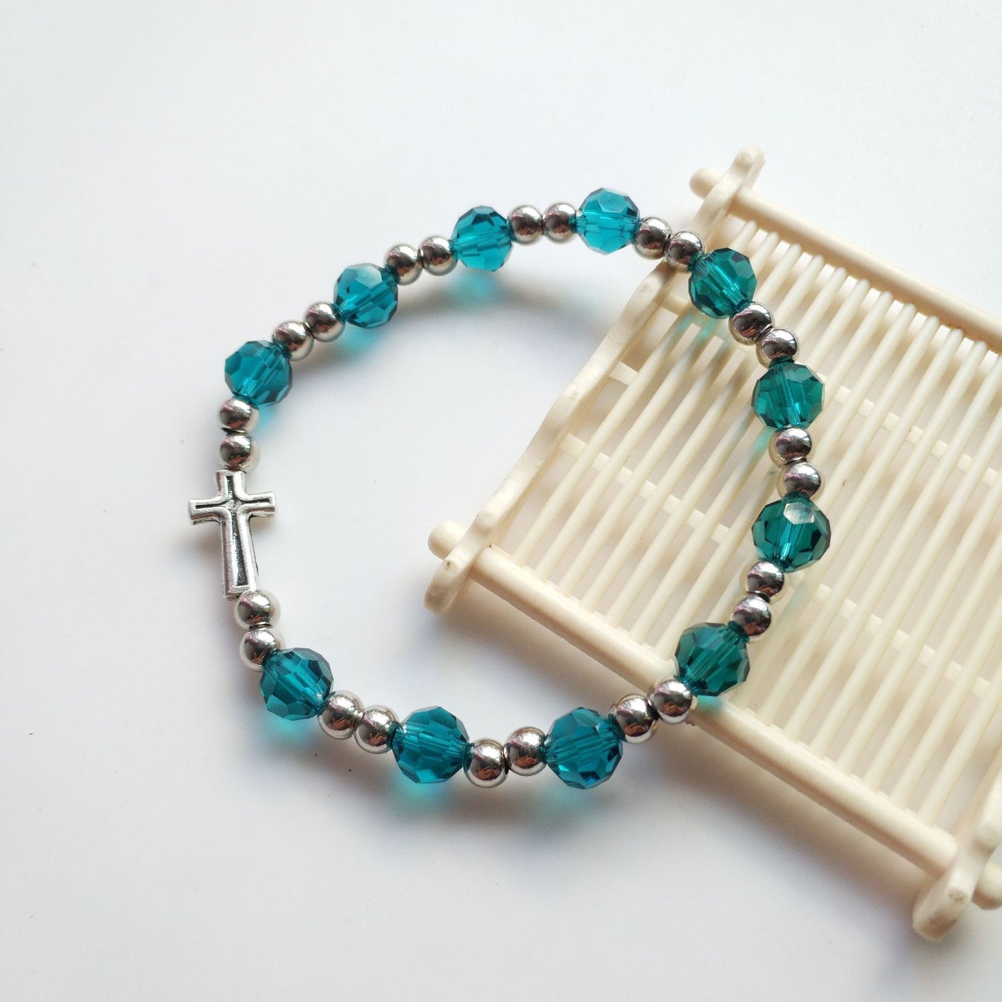 Beaded Cross Bracelet Stretchable Alloy Beads Religious Jewelry for Men and Women Christian Style Classic Look