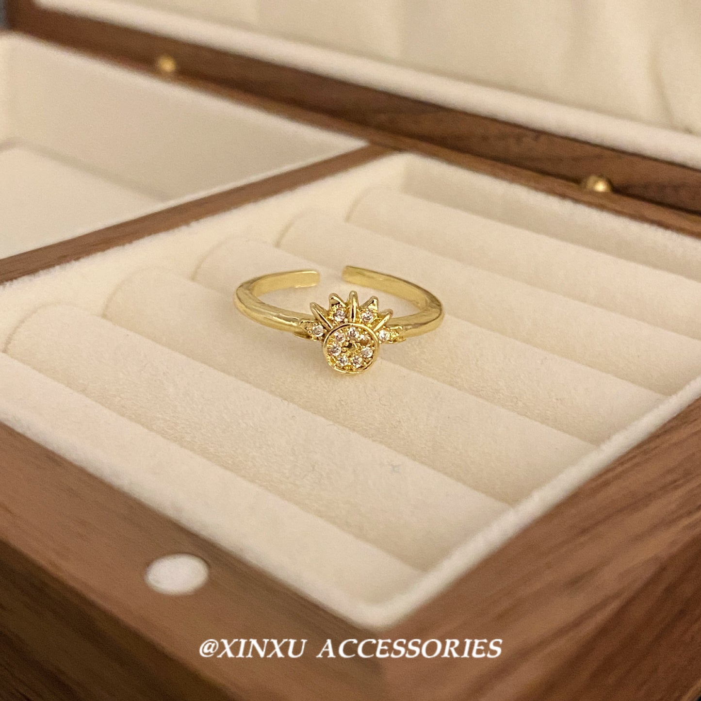 Womens Geometric Inlay Ring With Golden Sun Accent Alloy Fashion Ring For Women Jewelry Accessory Trend Trendy