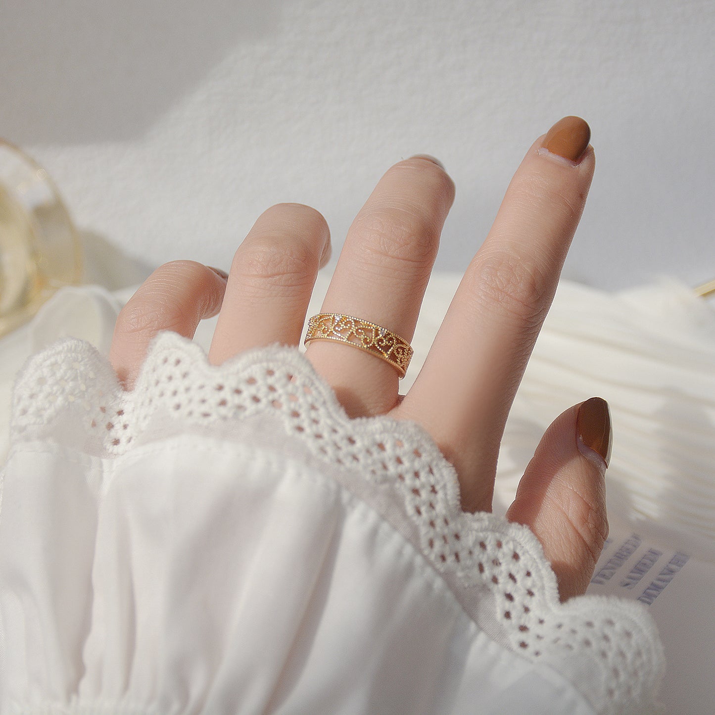 Emerald Love Heart Hollow Ring For Women With French Lace Retro Style Jewelry Adjustable Ring In Emerald Stone