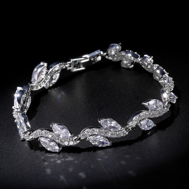 Geometric Copper Zircon Diamond Cut Bracelet Platinum Plated Womens Fashion Bangle European Design Jewelry Sparkling