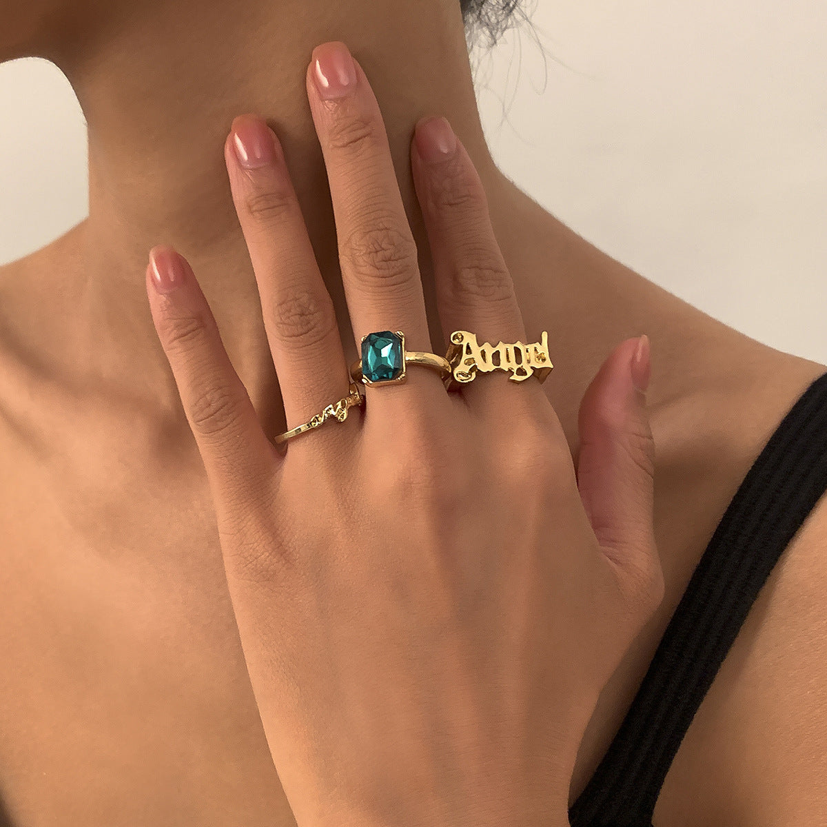 Womens Alloy Ring Vintage Style Green Gemstone Letter Accent Jewelry Gold White K Setting Set Beautiful Item X