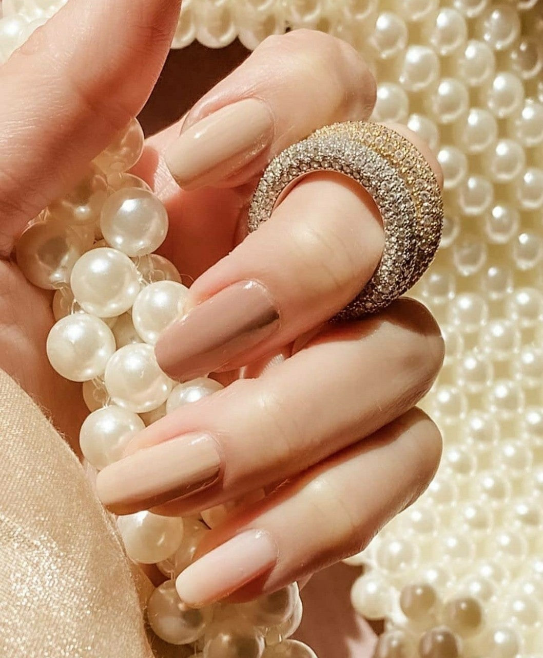 Women's Trendy Ring with Full Rhinestone Zircon Micro Inlay for Fashion Jewelry Statement or Elegant Gift for Her Gold or Platinum Finish